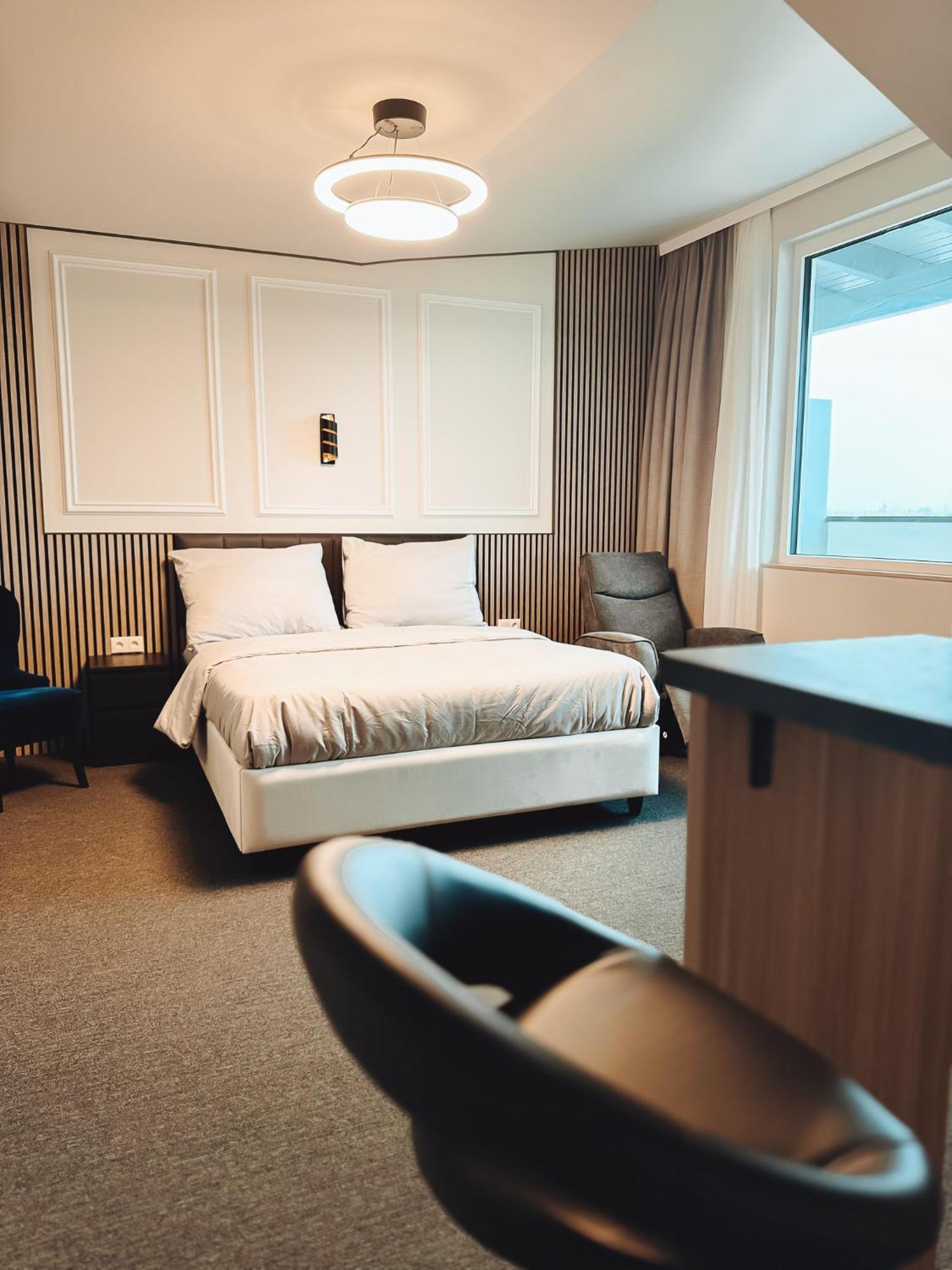 F Hotel 24H Check-In Hörsching Extérieur photo